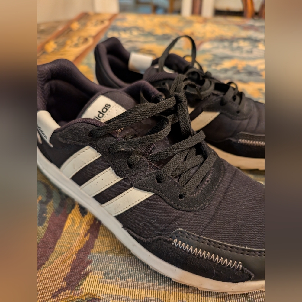 Adidas Retrorun 'Core Black' size 8